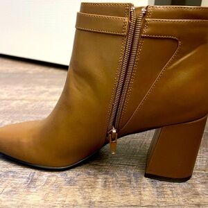 NIB Easy street ankle boot - cognac color size 9